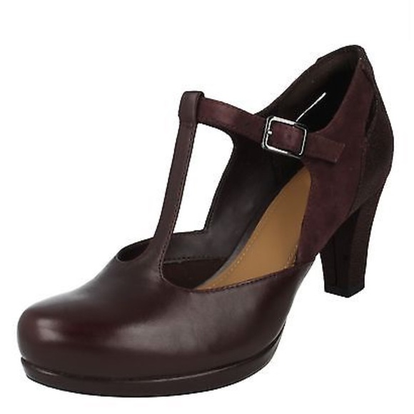 Clarks Shoes - Clark’s Artisan Maroon Vintage Style Platforms